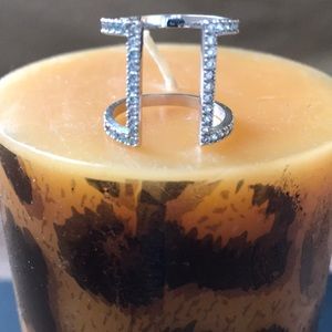 Ring with rhinestones